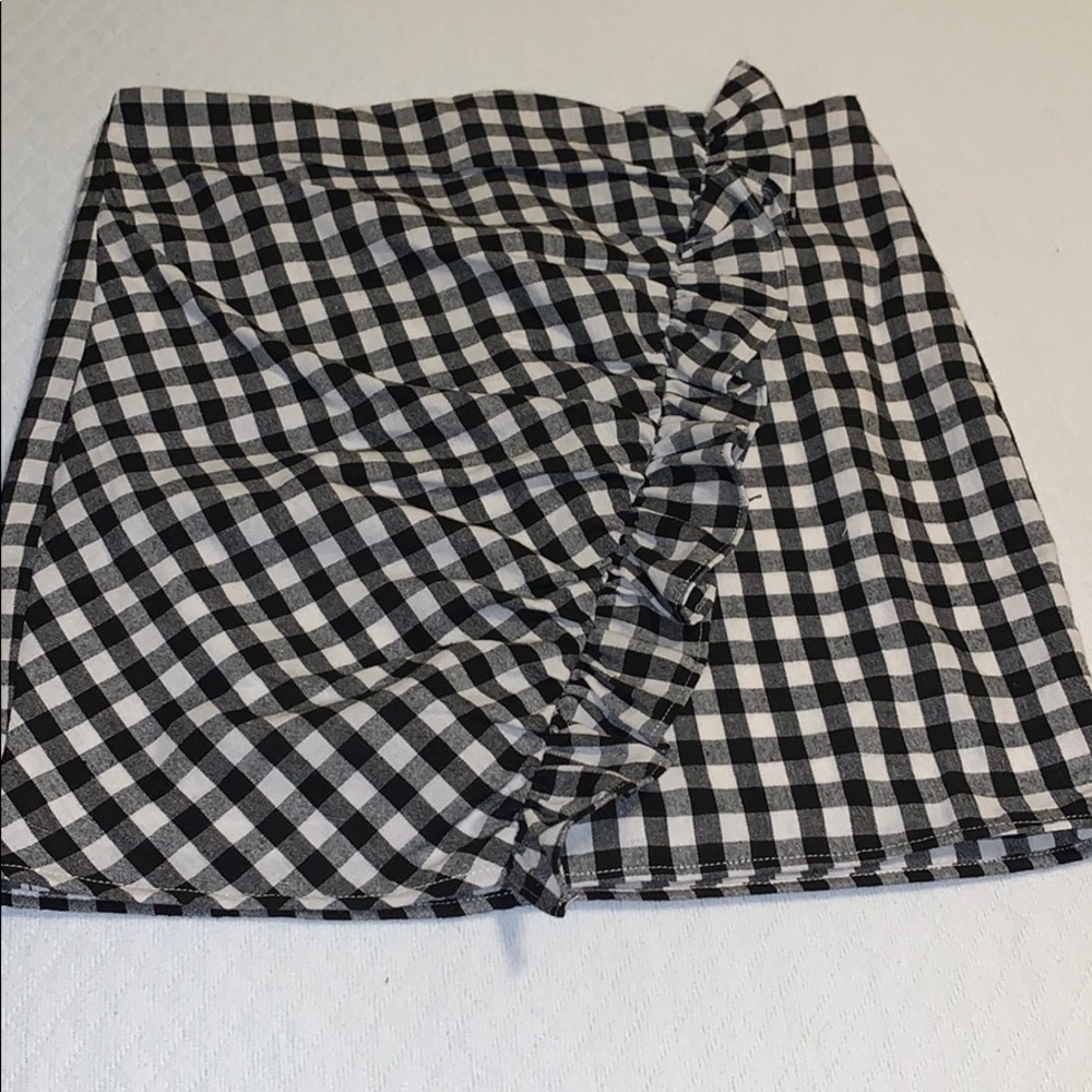 Black and White Plaid Skirt